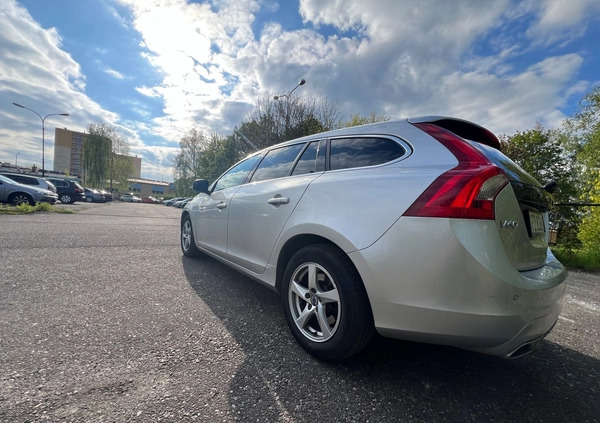 Volvo V60 cena 49900 przebieg: 235423, rok produkcji 2016 z Swarzędz małe 67